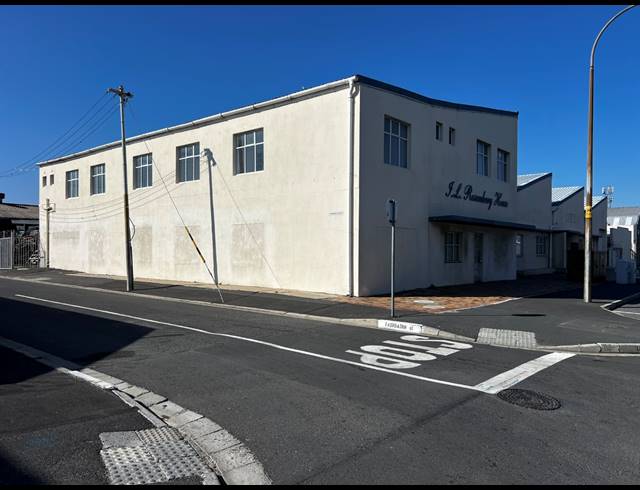 1,600M² WAREHOUSE TO LET IN PAROW EAST
